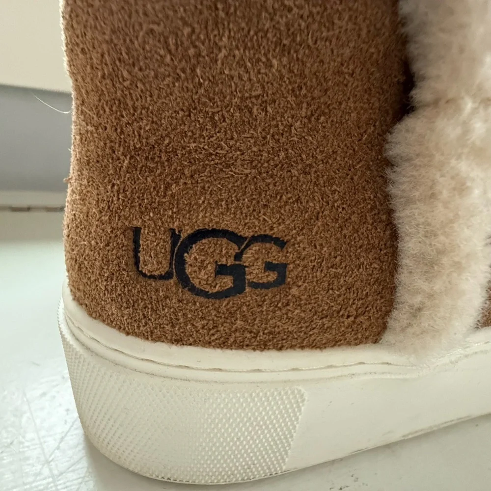 UGGs RARE Sherpa lined booties -  EUC!!!! size 9
